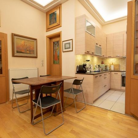 Acropolis Metro St.3 Bedrοοms 6 Persons Maisonette Αθήνα Εξωτερικό φωτογραφία